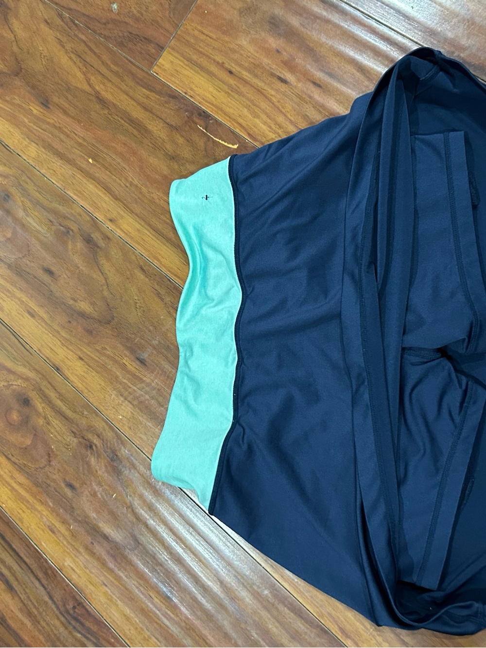 Reebok Navy Skort with Mint Waistband and Zip Pockets, shorts, small - Picture 6 of 6